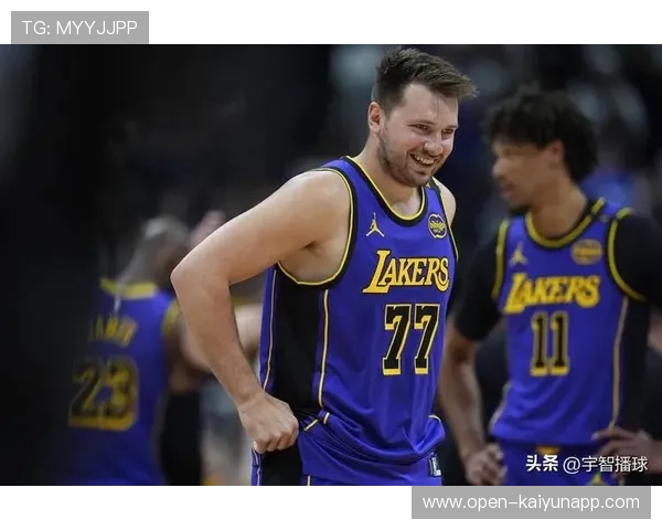 东契奇与队友化学反应爆棚，湖人赛季形势看涨