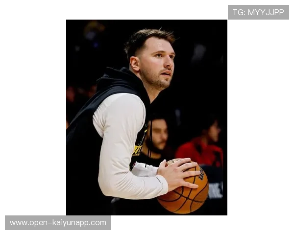 东契奇单打连续得手，独行侠稳住对抗